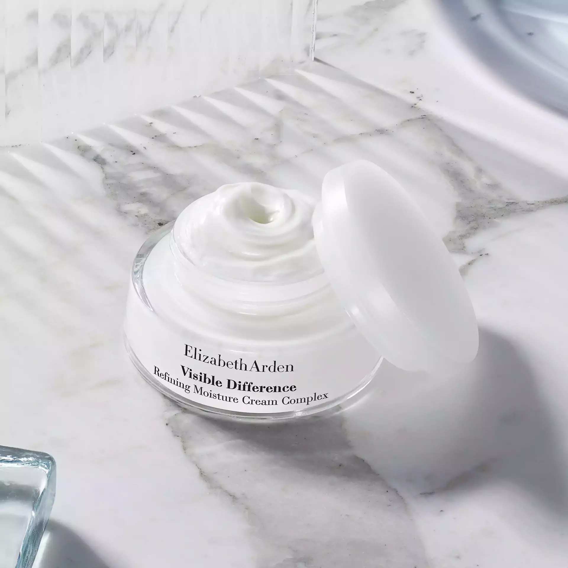 Visible Difference Refining Moisture Cream Complex - Image 11